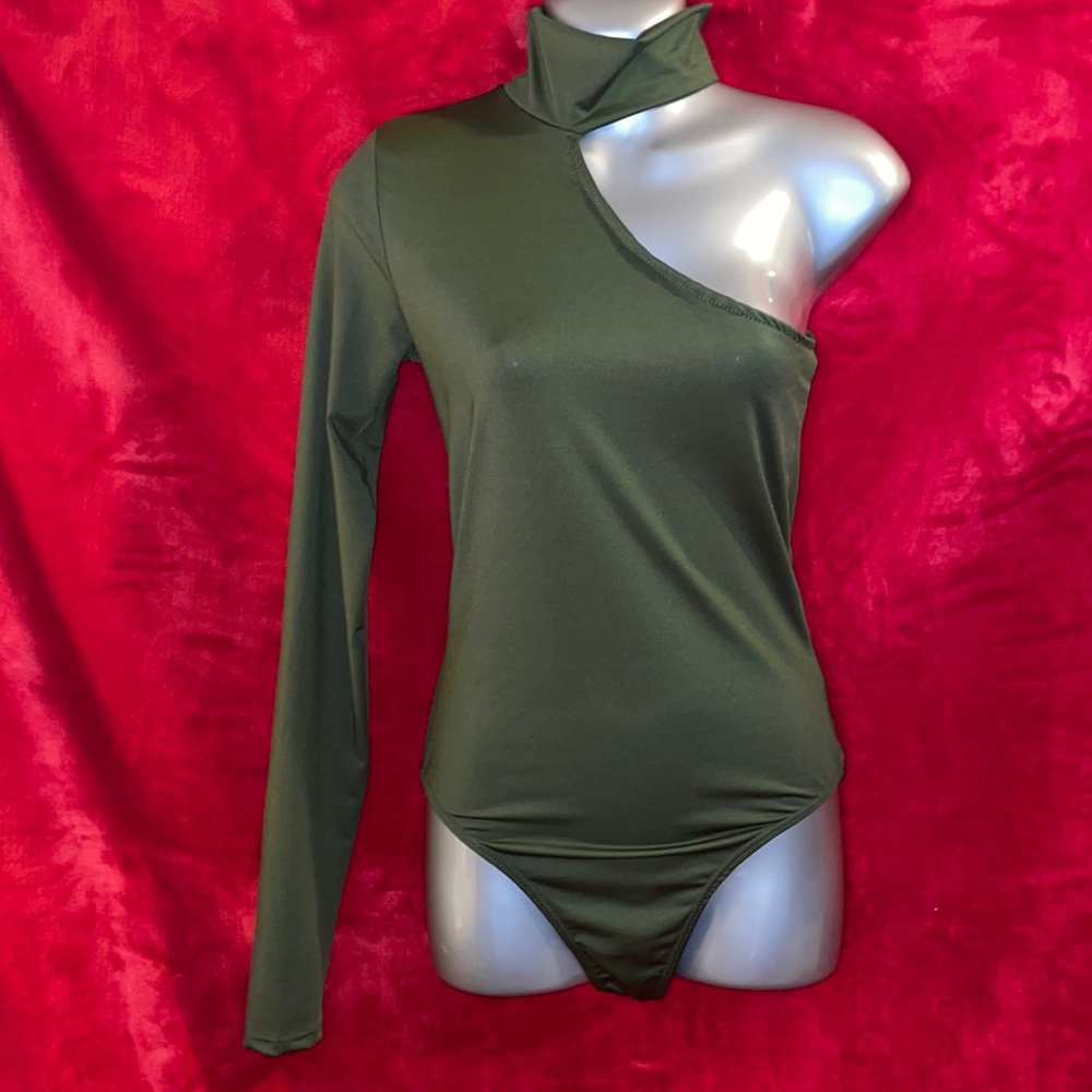 ALLOY APPAREL ONESIE SM